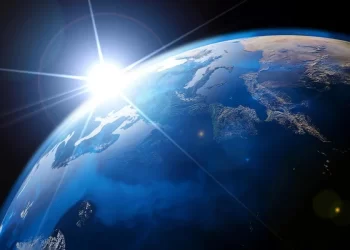 Toka po rrotullohet më shpejt, vera me ditë më të shkurtra se zakonisht