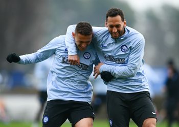 A mund të bëjë Inter pa Calhanoglu? Chivu projekton sërish titullar Asllanin