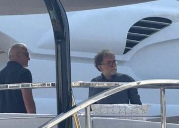 Ministri turk i Turizmit shkon në Greqi për pushime: Më duhet t’i kontrolloj rivalët