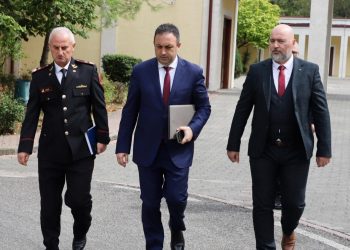 Jep dorëheqjen Komandanti i Gardës së Republikës