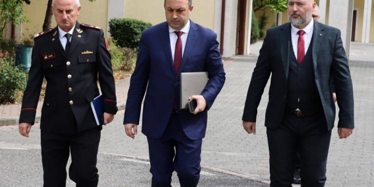 Jep dorëheqjen Komandanti i Gardës së Republikës