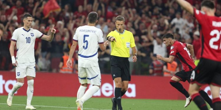 Shqipëria ndahet në “paqe” me Serbinë, Manaj humb penalltinë e artë