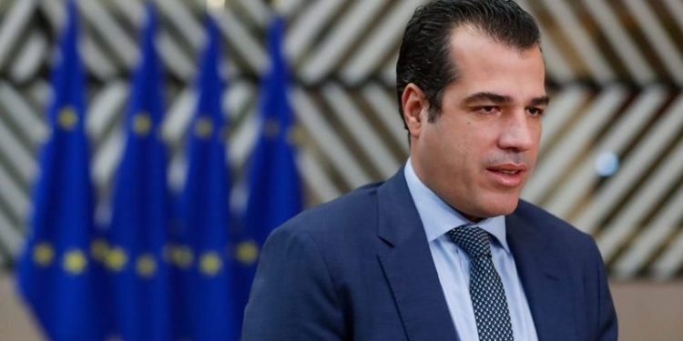 “Le të vdesin”/ Emërimi i ministrit të ri nga Mistotakis shkakton polemika në Greqi