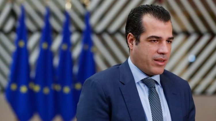 “Le të vdesin”/ Emërimi i ministrit të ri nga Mistotakis shkakton polemika në Greqi