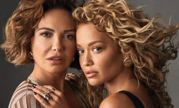 Rita Ora rrëfen periudhën e vështirë si adoleshente: Si ndikoi kanceri i nënës në shëndetin e saj