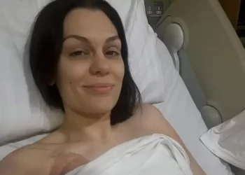 Jessie J jep përditësime pas operacionit: Kanceri është zhdukur plotësisht