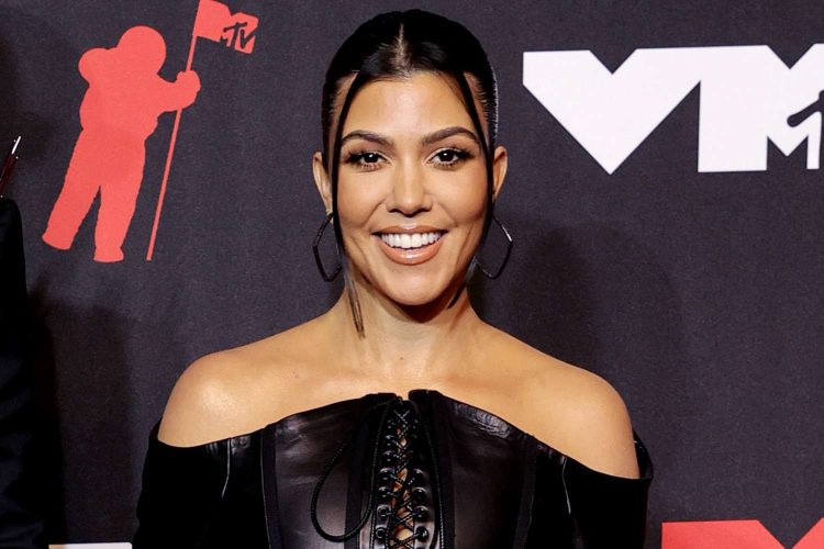 Kourtney Kardashian vlerësohet për mungesën në dasmën e Bezos: E vërtetë dhe me klas