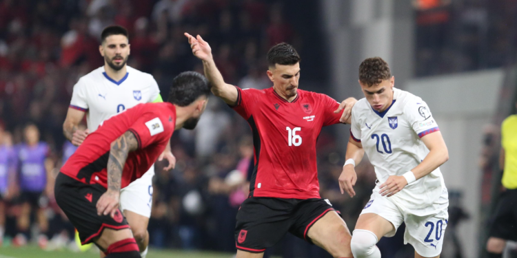 Mediat serbe në delir: Terror në Tiranë, lojtarët tanë mezi dolën gjallë