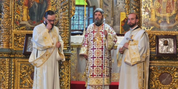 Kryepeshkop Joani mban meshë në shqip në Kishën e Patriakanës së Stambollit
