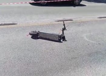 Aksident i rëndë në Tiranë, taksia përplas dy fëmijë që lëviznin me monopatinë