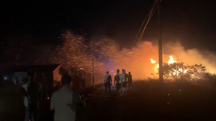 Dy vatra zjarresh ende aktive, shuhen 45 të tjera. Tymi vështirëson qarkullimin në rrugën Lezhë–Shkodër