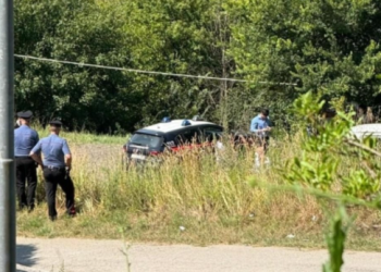 U vra nga biznesmeni italian, zbulohet identiteti i hajdutit shqiptar që u gjet i varrosur! 60-vjeçari futi trupin e pajetë të të riut në fuçi vere dhe… 