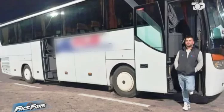 Shoferi i autobusit Tiranë-Athinë i merr 800 euro për vulë në pasaportë, pala greke i vë gjobë 1.200 euro
