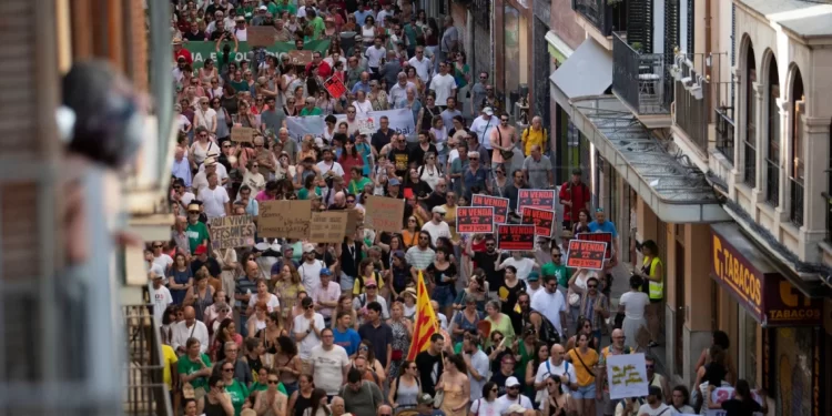 Turizmi masiv/ “The Telegraph”: Një paralajmërim për Shqipërinë!