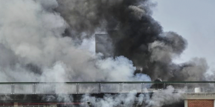 Katari mbyll hapësirën ajrore pas paralajmërimeve nga SHBA dhe Mbretëria e Bashkuar