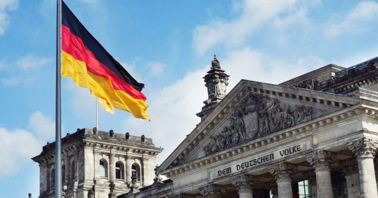 Deutsche Welle: Po ikin shqiptarët? Shikoni çfarë ndodh me Gjermaninë?