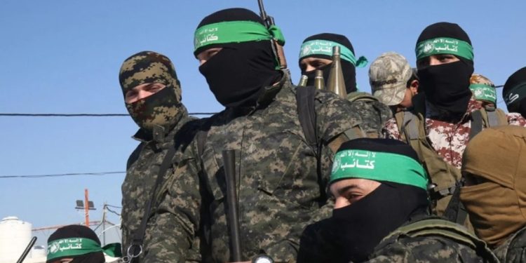 Shërbimi i Sigurisë së Izraelit çmonton një grup të Hamasit në Bregun Perëndimor, mbi 60 arrestime dhe 22 armë të sekuestruara