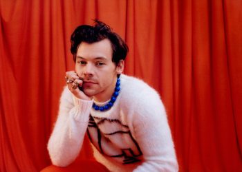 Harry Styles “digjet” në Glastonbury: Puthja misterioze ndez thashethemet për një romancë të re