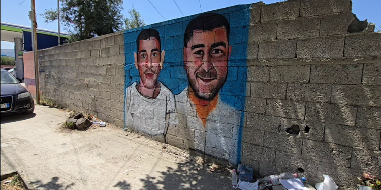 Vdiqën tragjikisht në aksidentin me motor, miqtë u bëjnë një murale dy të rinjve në Vlorë