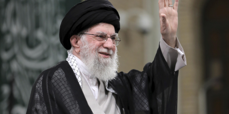 Kush vjen pas Khameneit dhe a po afron një “epokë” e re për Iranin