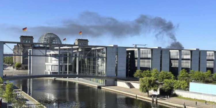 Pranë selisë së CDU, tre shpërthime të fuqishme në mes të Berlinit