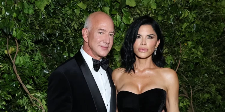 A ia ndërlikoi divorci i parë i Jeff Bezos planet e tij të dasmës me Lauren Sanchez?