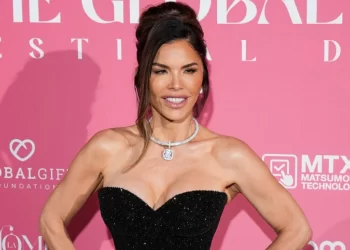 Lauren Sanchez: Nga televizioni në krahët e miliarderit Jeff Bezos
