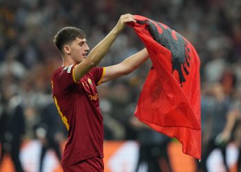 Përfundoi huazimin tek Espanyol, Roma nxjerr në shitje Kumbullën