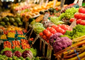 Pse produktet bazë kushtojnë më shumë në Shqipëri se në Europë