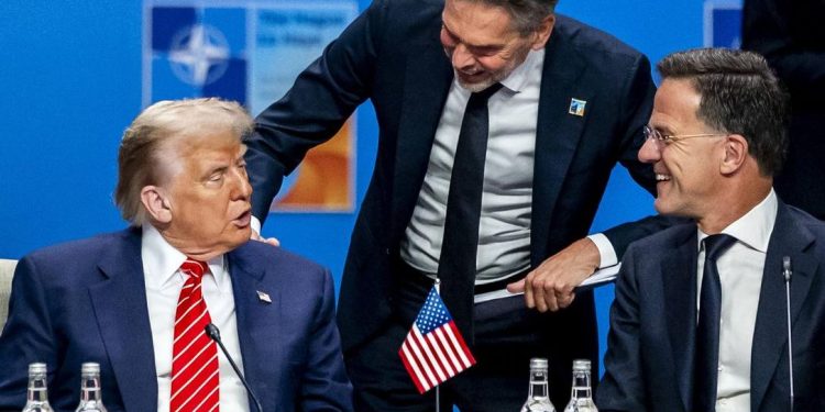 Si i detyroi Donald Trump vendet e NATO-s të rrisin shpenzimet 5% për Mbrojtjen