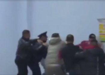 Sherr masiv në Tiranë, qëllohet edhe me armë zjarri, zbardhen detaje