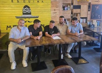 Taulant Xhaka i befason të gjithë, i rikthehet futbollit të luajtur. Ja ku firmosi ish-lojtari i Kombëtares, do të jetë edhe trajner