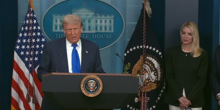 Trump: Si e shmanga shpërthimin e luftës mes Serbisë dhe Kosovës! I thashë nëse ndodh…