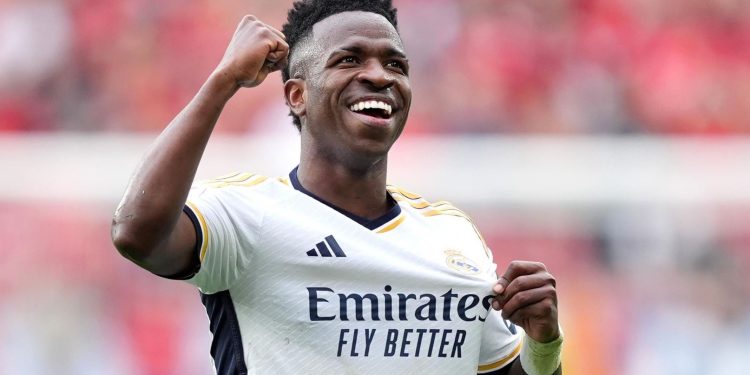 Vinicius i premton besnikëri Realit, por Alaba trondit Alonsos