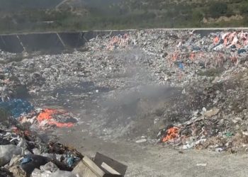 Shpallet në kërkim piromani i plehrave në Këlcyrë