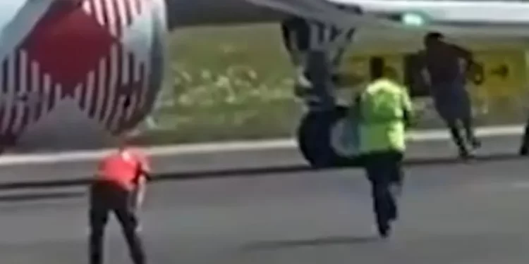 Pamjet e rënda/ Momenti kur 35-vjeçari thithet nga motori i avionit në aeroportin e Bergamos