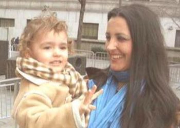 Parashqevi Simaku ndan foton e rrallë me djalin e saj: Ah, biri im…