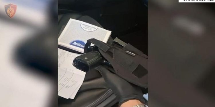 Tentoi të trafikonte 1 pistoletë nga Kosova në Shqipëri, arrestohet 28-vjeçari