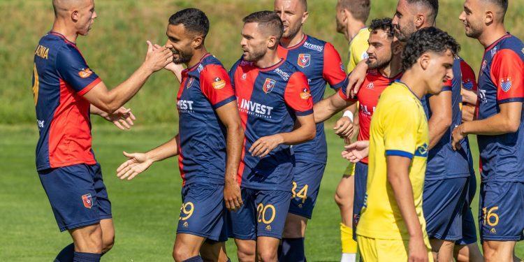 Martini “fsheh” kuqeblutë, stërvitje e blinduar për Vllazninë në Golem