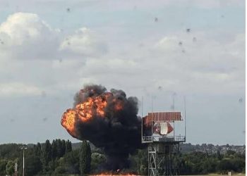 Panik në aeroportin e Southend në Angli, avioni rrëzohet pak minuta pas ngritjes nga pista (VIDEO)