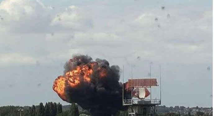 Panik në aeroportin e Southend në Angli, avioni rrëzohet pak minuta pas ngritjes nga pista (VIDEO)