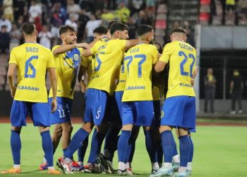 Mes afrimeve dhe miqësoreve, Elbasani drejt Greqisë