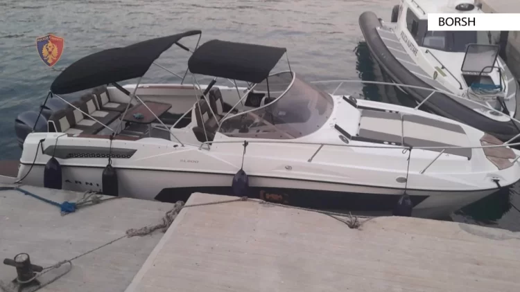 Ishte kthyer në rrezik për pushuesit, ndëshkohet me gjobë drejtuesi i skafit në Borsh