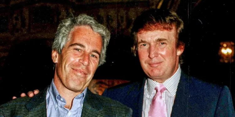Vizatim nudo dhe “Donald”/ Trondit WSJ: Letra e Trump për Epstein kur ai mbushi 50 vjeç