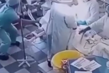 Video/ Tërmeti që shkundi Rusinë, mjekët nuk e ndalin operacionin pavarësisht lëkundjeve