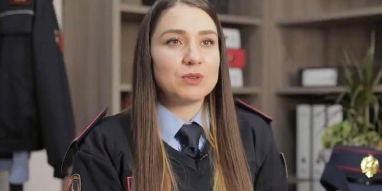 Kjo është gruaja që u emërua shefe komisariati