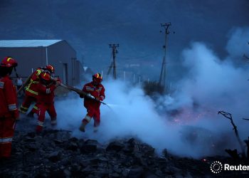 Delvina nuk gjen qetësi, zjarri përparon drejt fshatit Kalasë