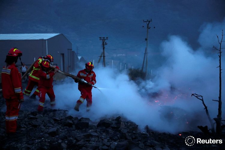 Delvina nuk gjen qetësi, zjarri përparon drejt fshatit Kalasë