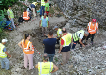 Rifillojnë gërmimet arkeologjike në Kalanë e Gjirokastrës