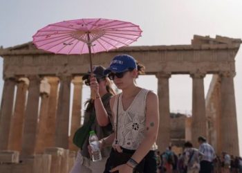“Digjet” Greqia, temperatura deri në 42 gradë celcius, Akropoli mbyllet